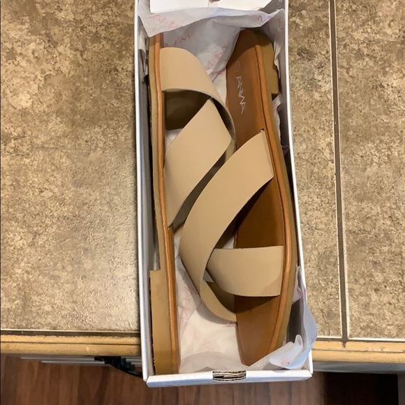 Taupe sandals - Picture 4 of 4